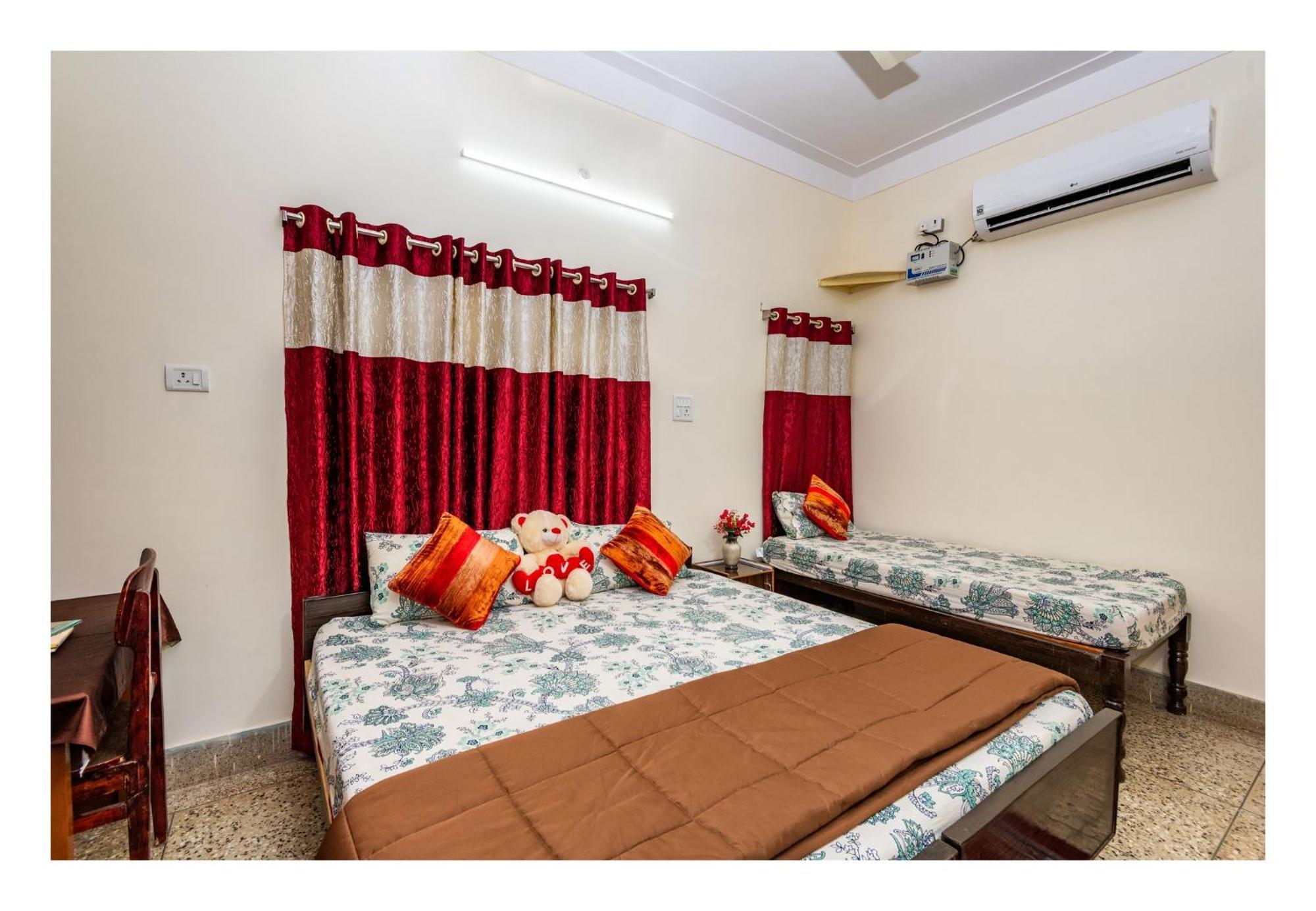 Jaiswal Homestay Jabalpur Exterior photo